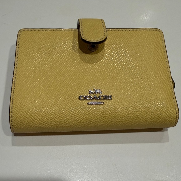 Coach Mustard Yellow Leather Wallet Pre-owned - Picture 7 of 8